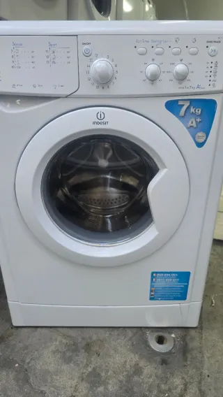 Lavadora Semi Nueva Indesit 7kg A+ Rpm 1200