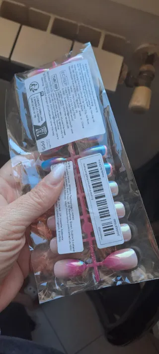 Unghie finte effetto sfumato arcobaleno