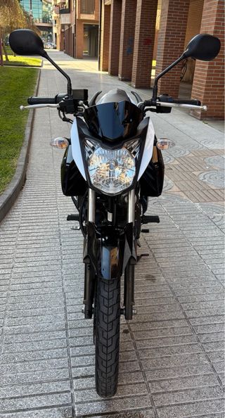 Yamaha Ys125 Negra y Blanca