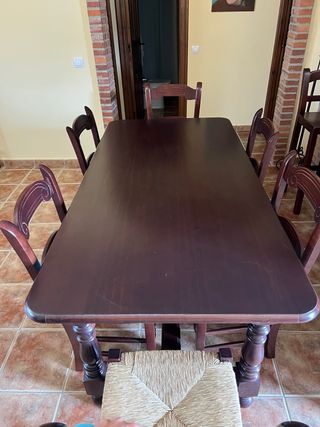 Mesa de madera maciza con 6 sillas