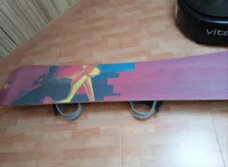 Tabla de Snowboard con Diseño Urbano