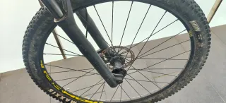 Bicicleta de Montaña Mondraker Negra y Amarilla