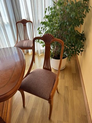 Mueble Roble + Mesa Extensible + 6 Sillas