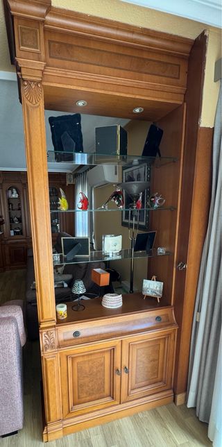 Mueble Roble + Mesa Extensible + 6 Sillas