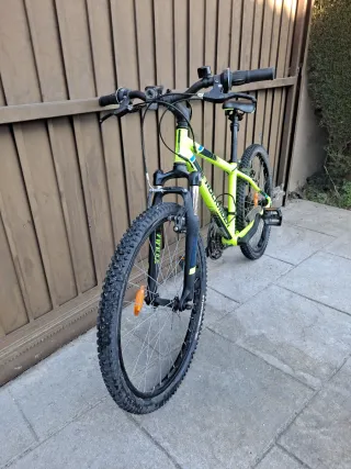 Bicicleta Rockrider 24 Neón
