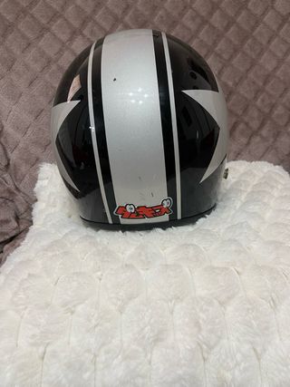 Casco Moto Negro con Diseño Rayas