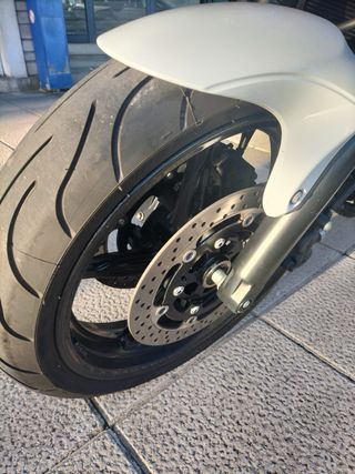 Suzuki SFV 650 Gladius