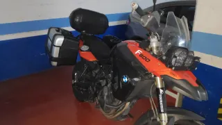 BMW F800 GS Naranja y Negra