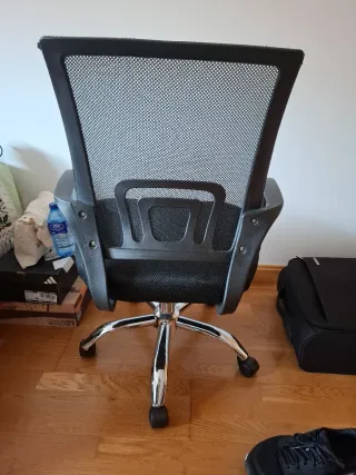 Silla de oficina negra