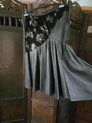 Falda larga cuero y terciopelo estampado