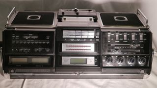 Philips Boombox Radio Cassette D8814