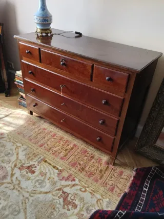 Cómoda antigua caoba, con llaves