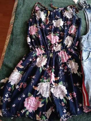 Mono corto floral azul y rosa