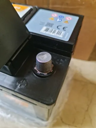 Batería Coche Exide EA640 Premium 12V 64Ah