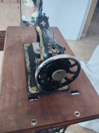 Máquina de coser Singer antigua