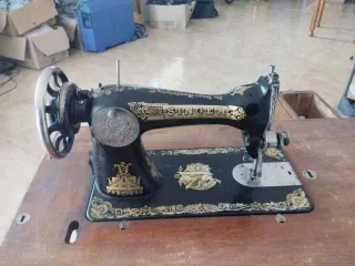 Máquina de coser Singer antigua