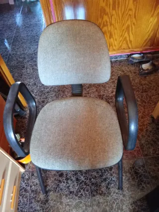 Sedia da ufficio grigia