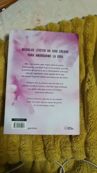 Libro "Culpa Mía" edición limitada