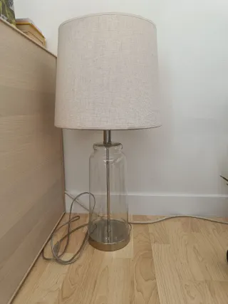 Lámpara de mesa Zara Home cristal y metal