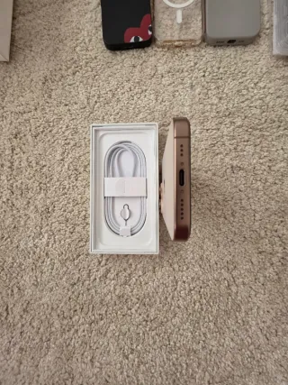 iPhone 16 Pro Dorado/Rosa