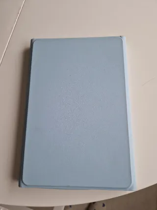 Funda tablet con teclado azul