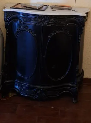 Cómoda Isabelina Negra y Blanca