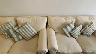 Juego de 2 sofás de plumas blancos