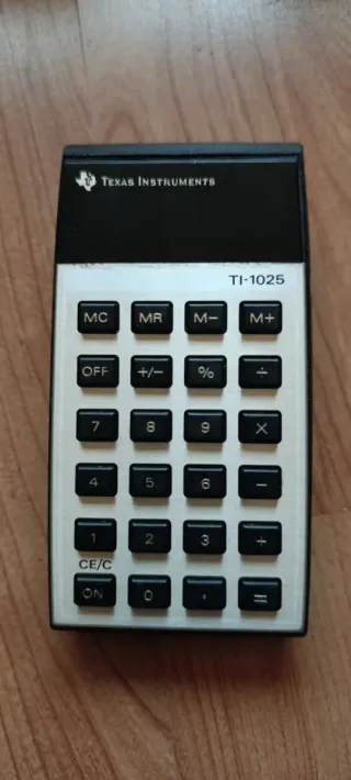 4 Calculadoras Casio y Texas Instruments