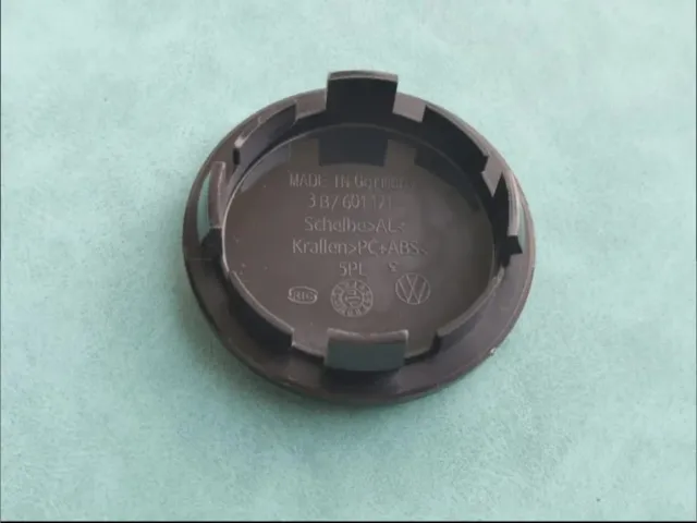 TAPABUJES CENTRO RUEDA LLANTA VOLKSWAGEN 3B7601171