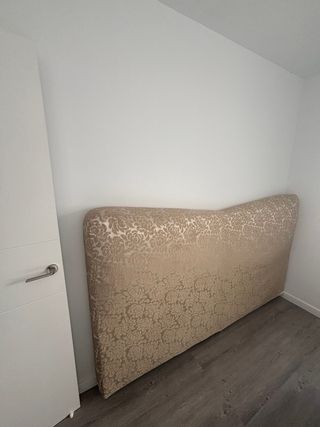 Cabecero de cama beige/dorado