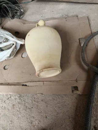 Botijo antiguo de barro