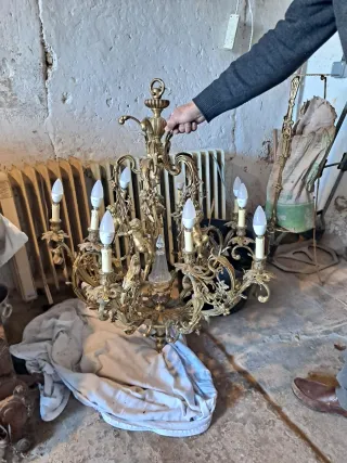 Lámpara de bronce estilo clásico