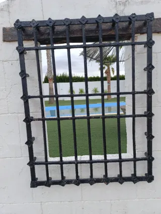 Rejas antiguas hierro forjado 1.10x0.85