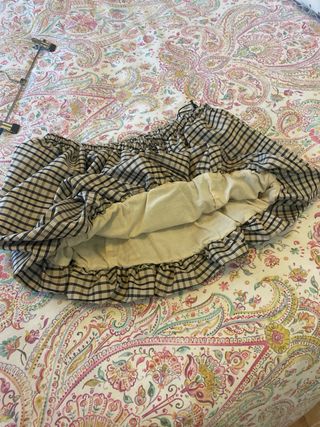 Falda corta cuadros Bershka, bombacha, preciosa.