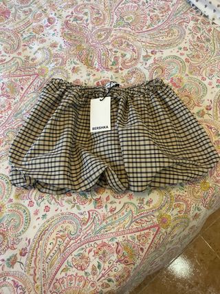 Falda corta cuadros Bershka, bombacha, preciosa.