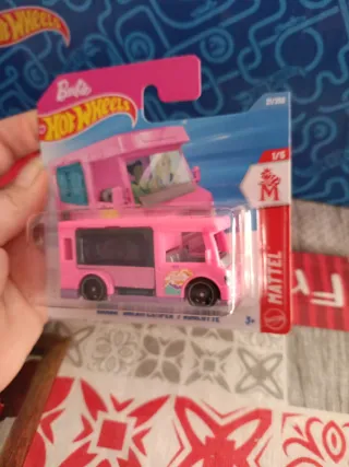 Coche Barbie Hot Wheels Rosa
