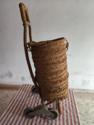 Carro de la compra de esparto