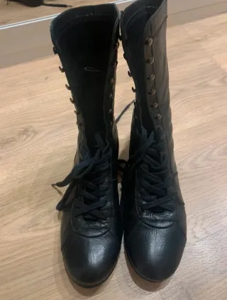 Botas Hakei Piel Media Caña Negras