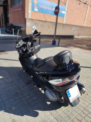Suzuki Burgman 400 Negra
