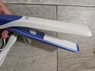 Plancha pelo cerámica morada y blanca