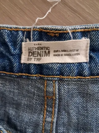 Falda mini vaquera Zara- top