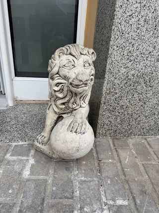 2 Statue di Leone in Pietra