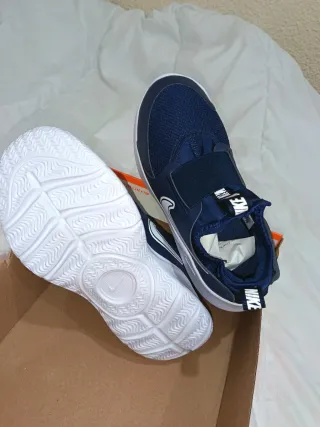Zapatillas Nike Azul y Blanco Talla 35.5