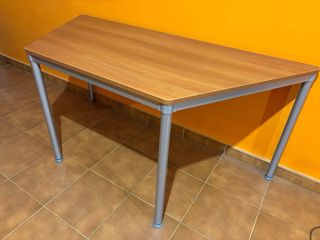 Mesa de estudio madera y metal