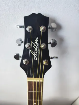 Guitarra Acústica Ashton Negra para zurdos.