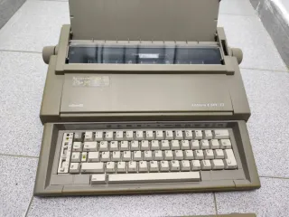 Máquina de escribir Olivetti Lettera E501-II