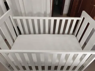 Cuna blanca para bebé regalo colchon