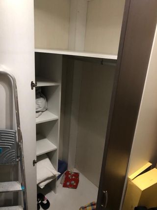 Armario de esquina madera marrón y blanco