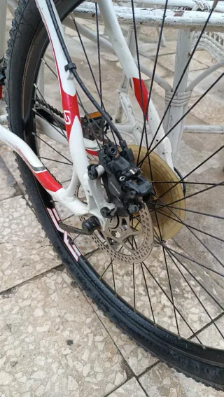 Bicicleta Lapierre Blanca y Roja