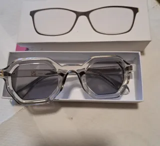 Occhiali da sole trasparenti esagonali